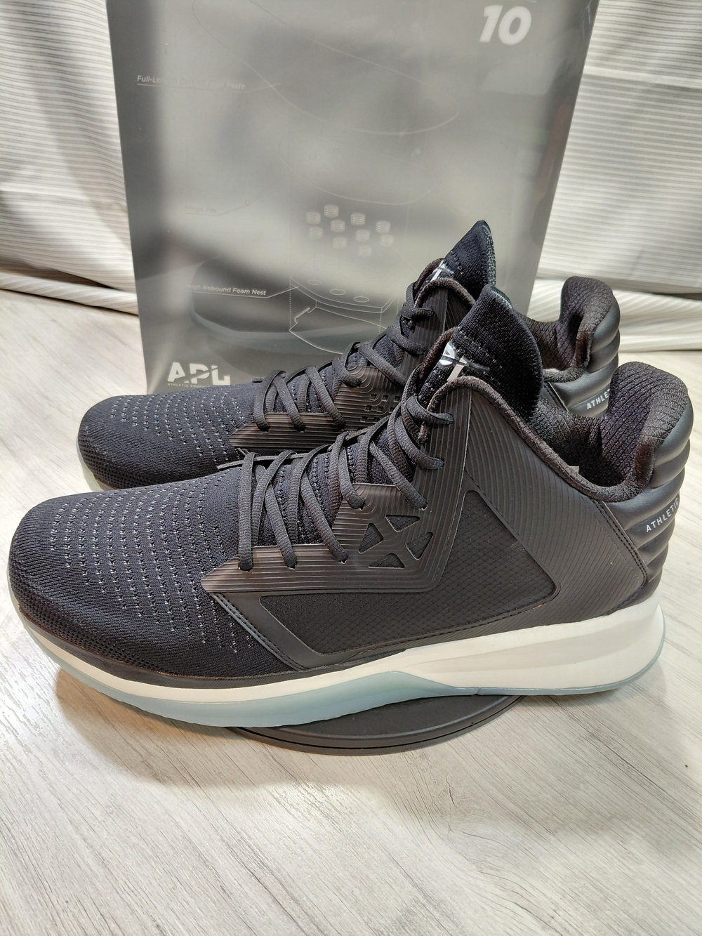 NEW APL Men's Techloom Takeoff Black Athletic Mid Top Sneakers Carbon Fiber M16
